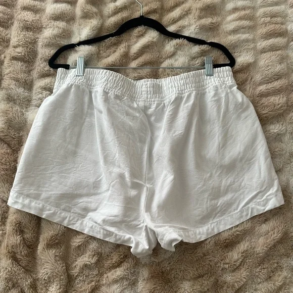 Aerie White Shorts with Elastic Waistband - Picture 4 of 4
